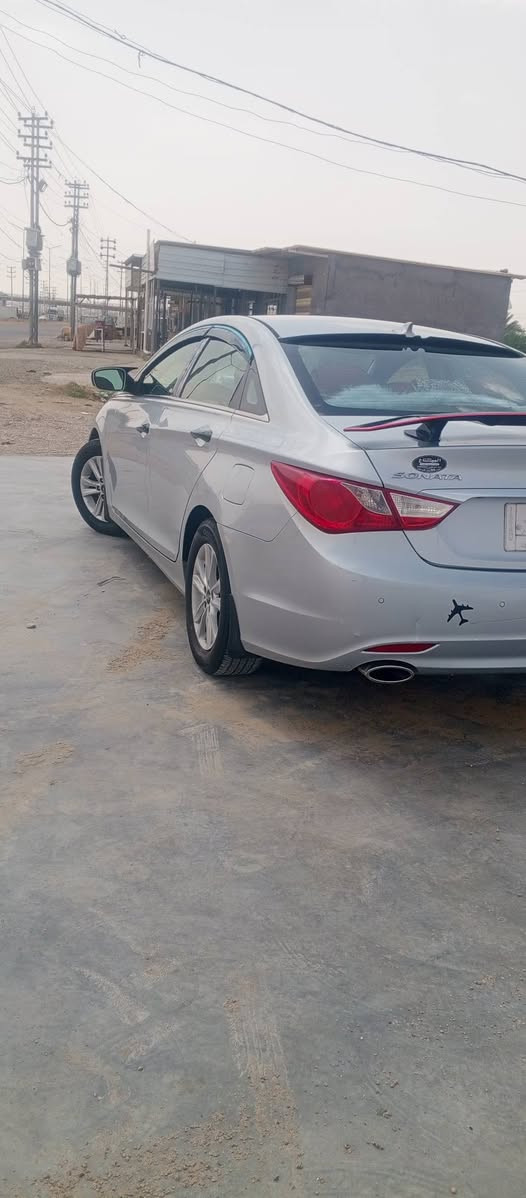 سوناتا مضلع 2012
امريكي 
لون رصاصي 
كشن كهربائي 
محرك 2400 gdj 
الضرر شبر بل باب 
وبارد بل جاملق خلفي 
ماشيه 143 كم 
مابيه قطره صبغ مجرد تكحيل 
كير ومحرك فول قطره تنقيص مابيه 
معليه كازكيت. فقط من دونز 

صدر + امامي خلفي جديد 
خاص مفتوح


**إذا كنت صاحب هذا الإعلان وتريد حذفه لأي سبب، رجاءا أرسل رسالة إلى الدعم الفني**