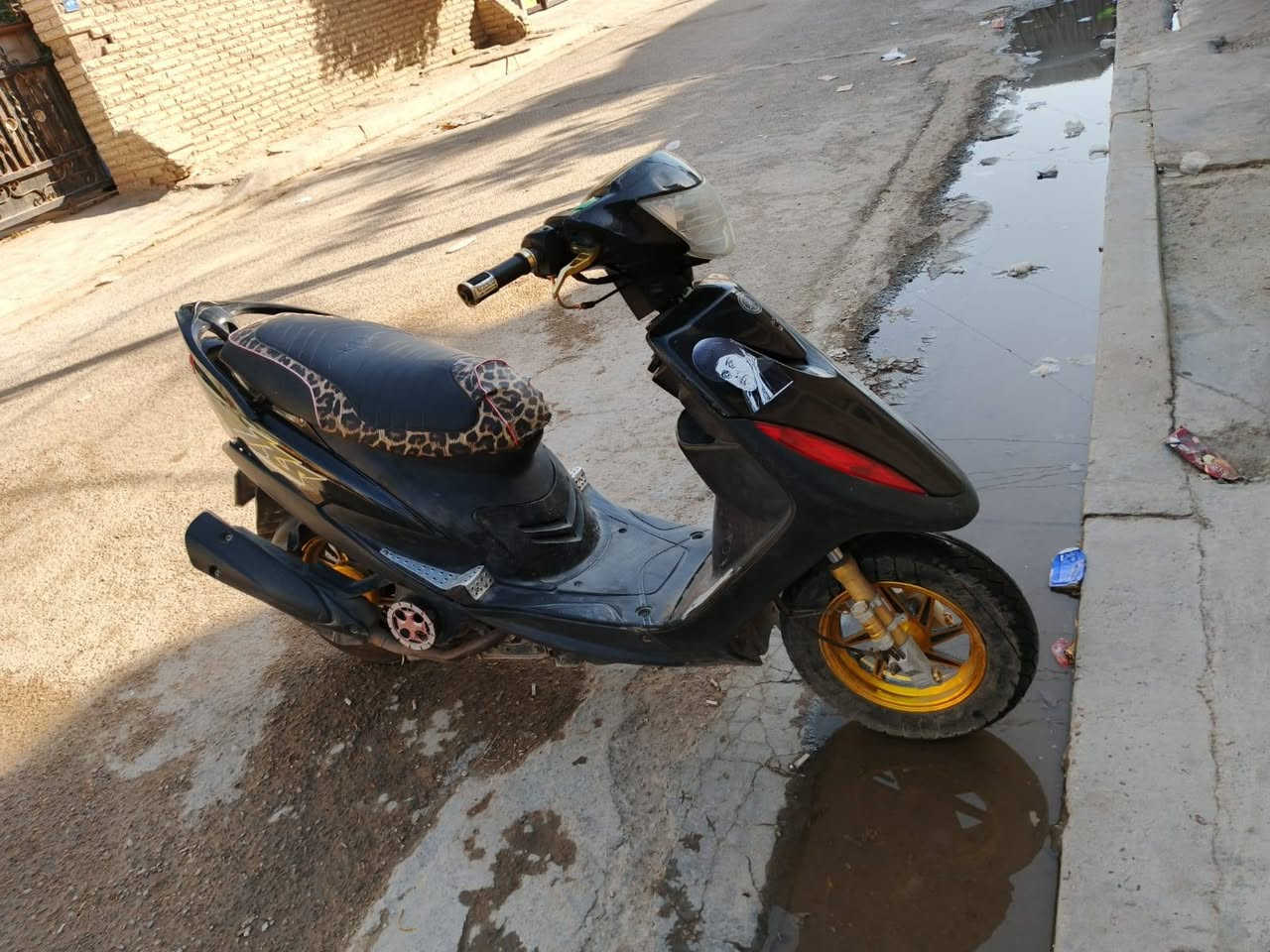 السلام عليكم ماكس عدله نظيفه كلش
بيه مكاتبه بأسمي  
ظفيره جديده محرك مزود بوشه ٥٨ دبلات رياضيه وياله رياضيه كلجات رياضيه مجموعة سلف جديده كتف شحن جديد  باتري جديد السعر ٥٥٠ وبيه مجال العنوان بغداد الدوره ابو دشير للإتصال او الاستفسار واتساب ***********
