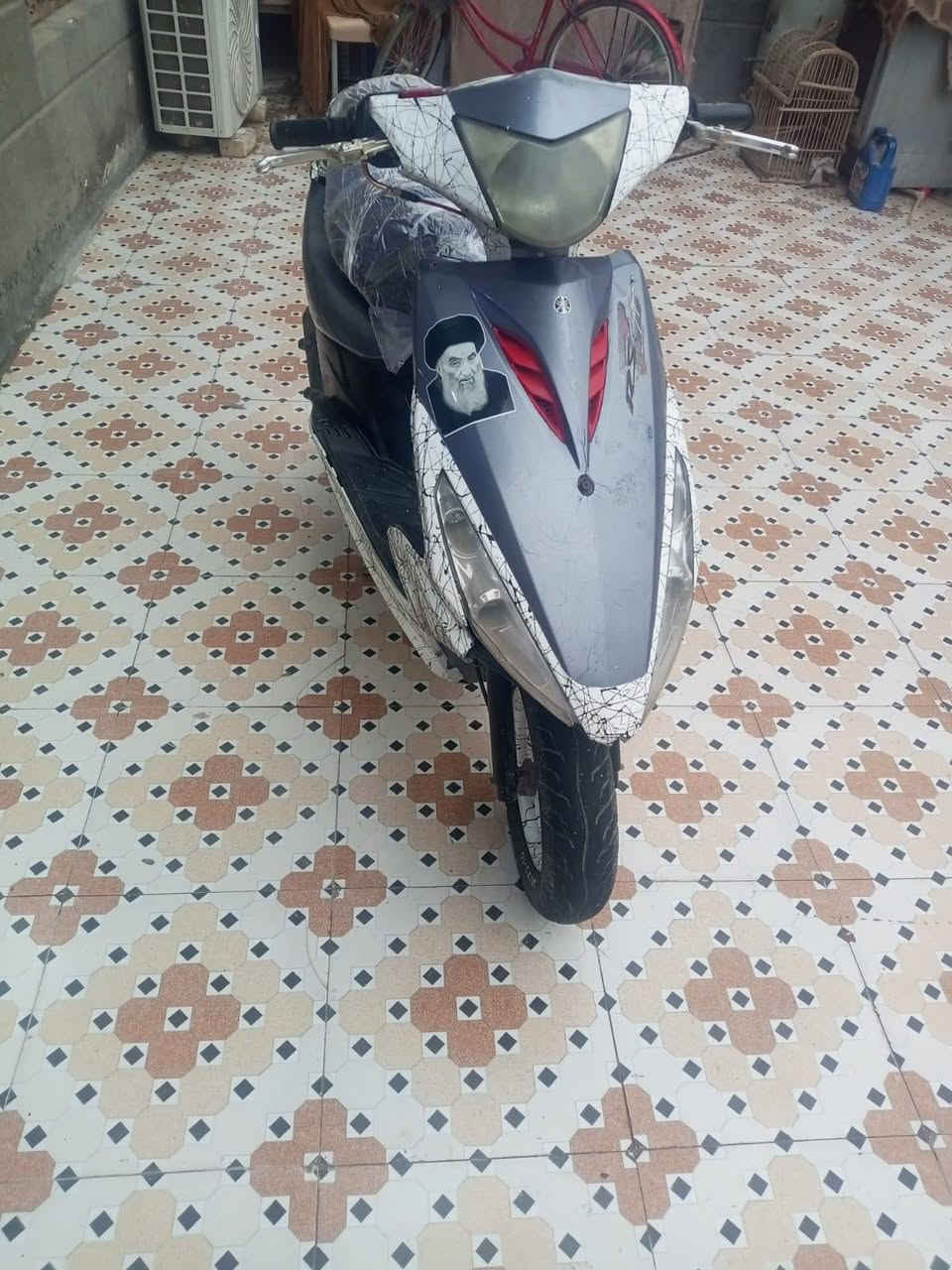 سلام عليكم  درجه للبيع ماكس مضلع نصيف مكينية خير من الله مكفوله لا تنقص لا تبخير  كابريتر  قفاز درجه حلو كهربائية شغاله  السعر 375 وبيه مجال الشراري مكان بابل القاسم وهذ رقمي ***********
