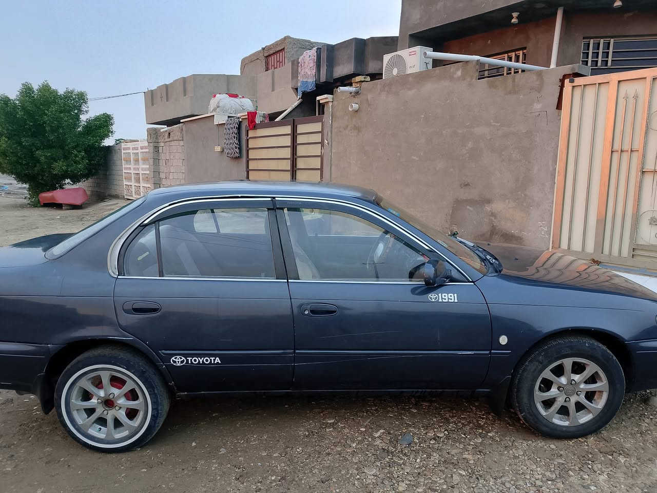 السلام عليكم
كورلا 91  صبغ عام 
رقم واسط
بسمي 48 مجال بسيط،كلشي
رقم تلفون *********** المكان في الزبيدية واسط
