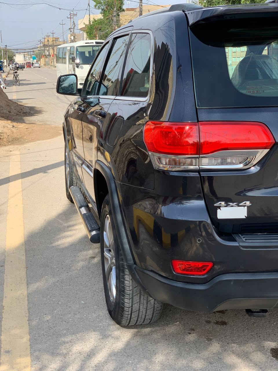 جيب ١٤خليجيه لاريدو مكفوله بسمي شاشه كبيره مكان السياره واسط قضاء الحي اتصل وتدلل رقم تلفون ***********
