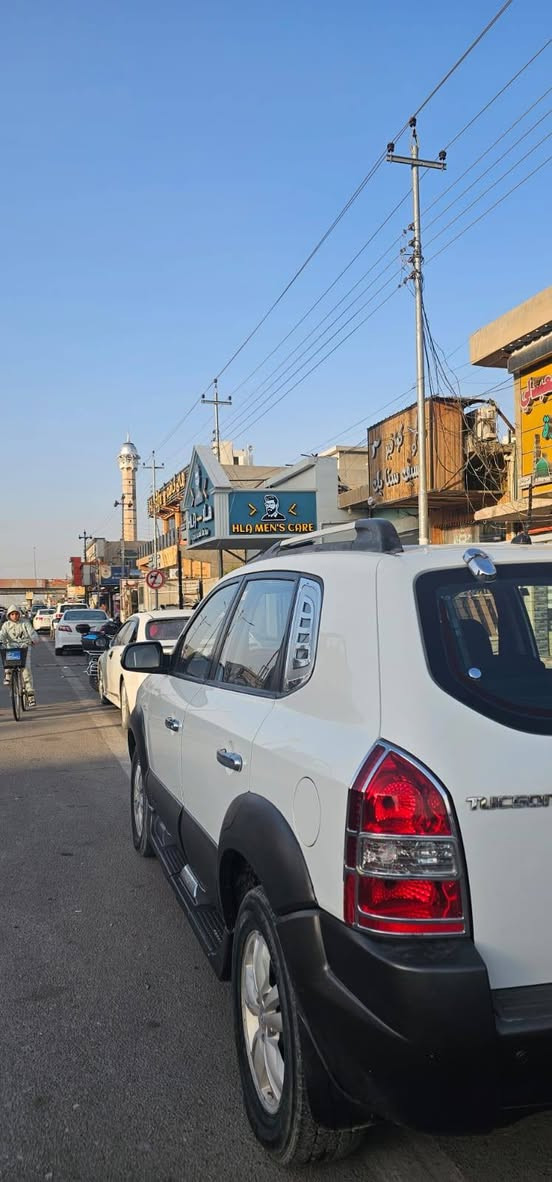 السلام عليكم
توسان  موديل 2009 خليجي سيارة نضيفه بيها قطعتين صبغ بنيد وجاملغ بدون دواخل السعر 112 ورقه  وتحويل مباشر وبيها مجال بسيط مكان السيارة فلوجة 
للاستفسار : ***********
