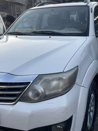 فور جنل للبيع سيارة خير من الله تبريد تدفئه كله شغال منضومه زنون بيهه ...