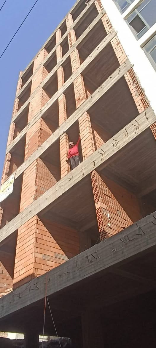 السلام عليكم خلفه بناء
نظافه والتزام باالعمل /اضافه تنضيف الموقع 
اشتغل على الدبل اوقطعي / العنوان بغداد الكرخ اتصل ودلل 
***********.  ملاحظه متواجد على وتساب
