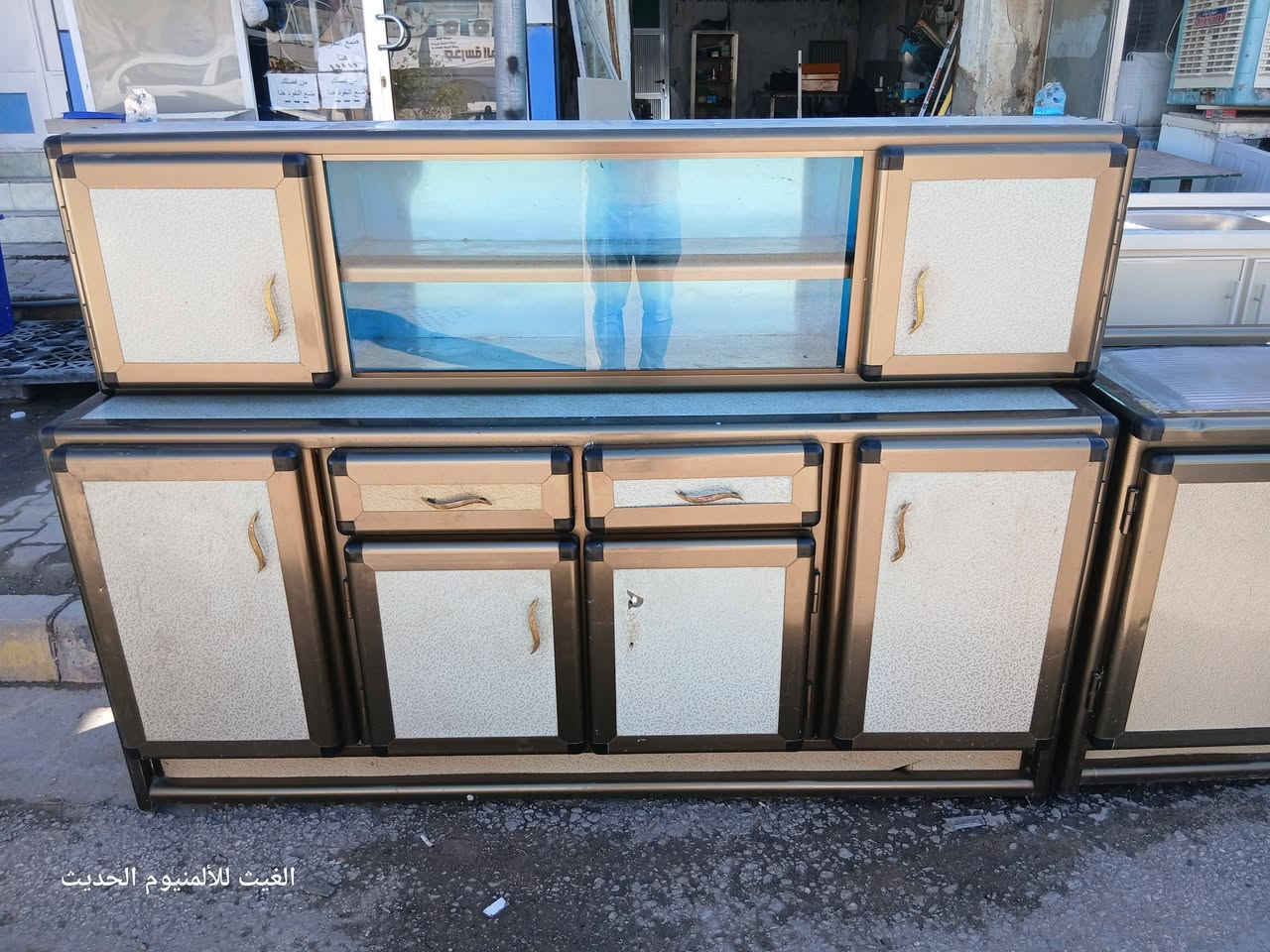 كاونترات مستخدمة للبيع
حي الغري شارع مجمع العين 
***********
