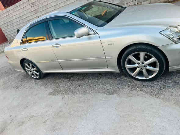 شاهينه للبيع كامل مواصفات 4دكم فول الأخير.
كير محرك شرط
تبريد ثلج
صدر باكيت ***********
***********
