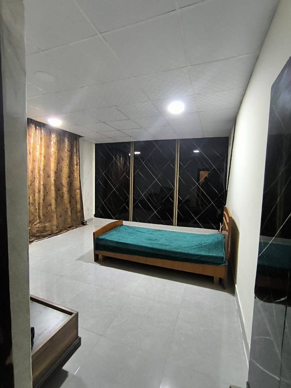 بيت للبيع طابو زراعي 
 موقع امام عباس /آشتي فرع اسواق شيرگو
مساحة البيت   240م
يتكون من 
3 غرف نوم / غرفتين سيراميك + سقف ثانوي
1_  4.5×4
2_  5.5×5
3_  5.5×5
هول + استقبال + مطبخ مفتوح مساحة 12×7
صحيات + حمام مساحة 3×4
مخزن مع الحمام 1.5×4
كراج مع الطرمه سيراميك مساحة 12×6
للاستفسار اكثر الاتصال. ***********
