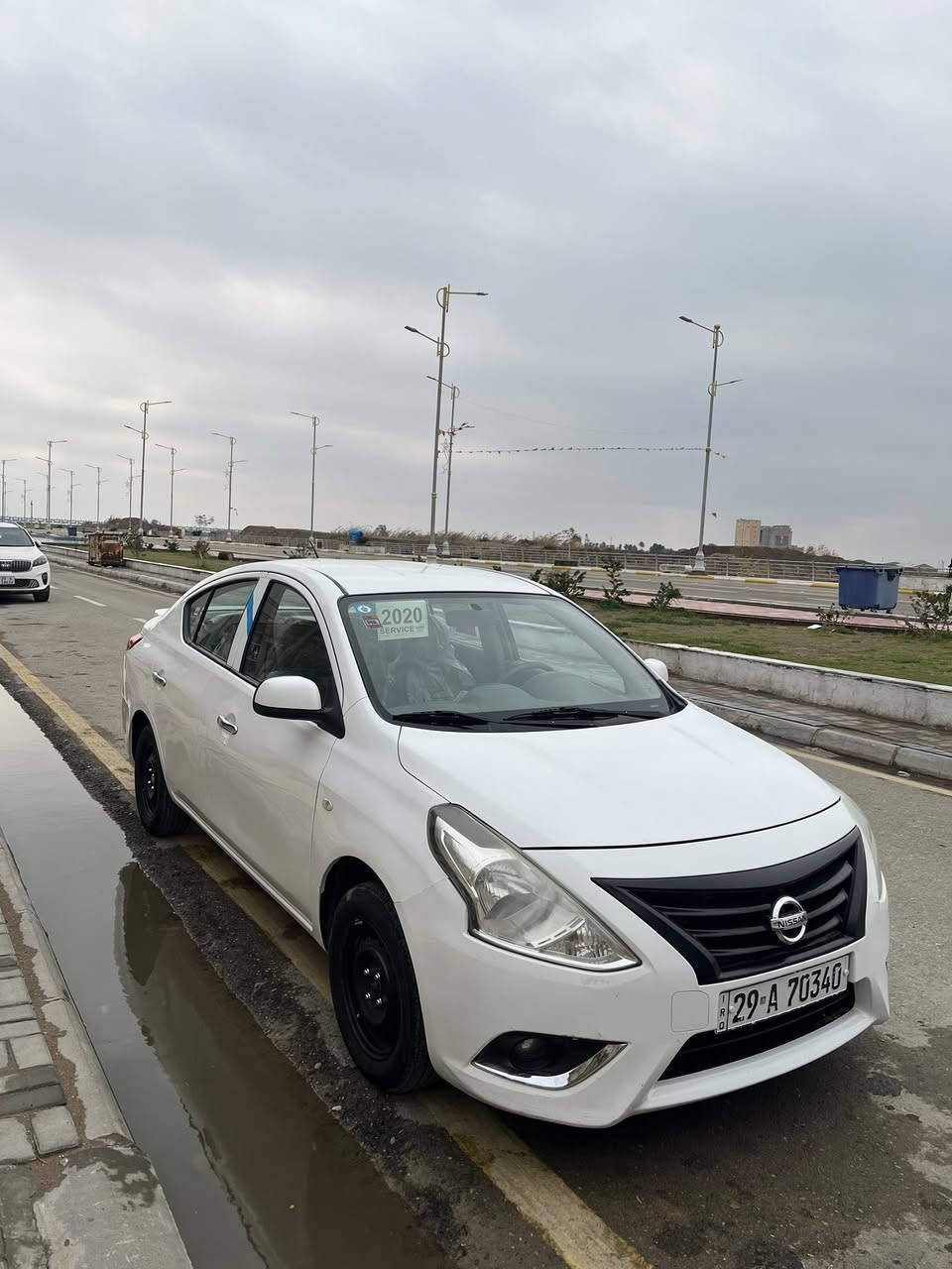 السلام عليكم…
نيسان سني للبيع موديل 2020
ماشية 143 الف كيلوا 
هندي ام البليته الزرگة
بيها باردين و رشتين صبغ بالباب و جاملغ الامامي على گد شبر وباقي ملاحظات بسيطة كير ومكينة كفالة والسيارة ما ناقصها شي جاهزة
رقم واسط تحويل ثاني يوم
***********
ب115 وبيها مجال
