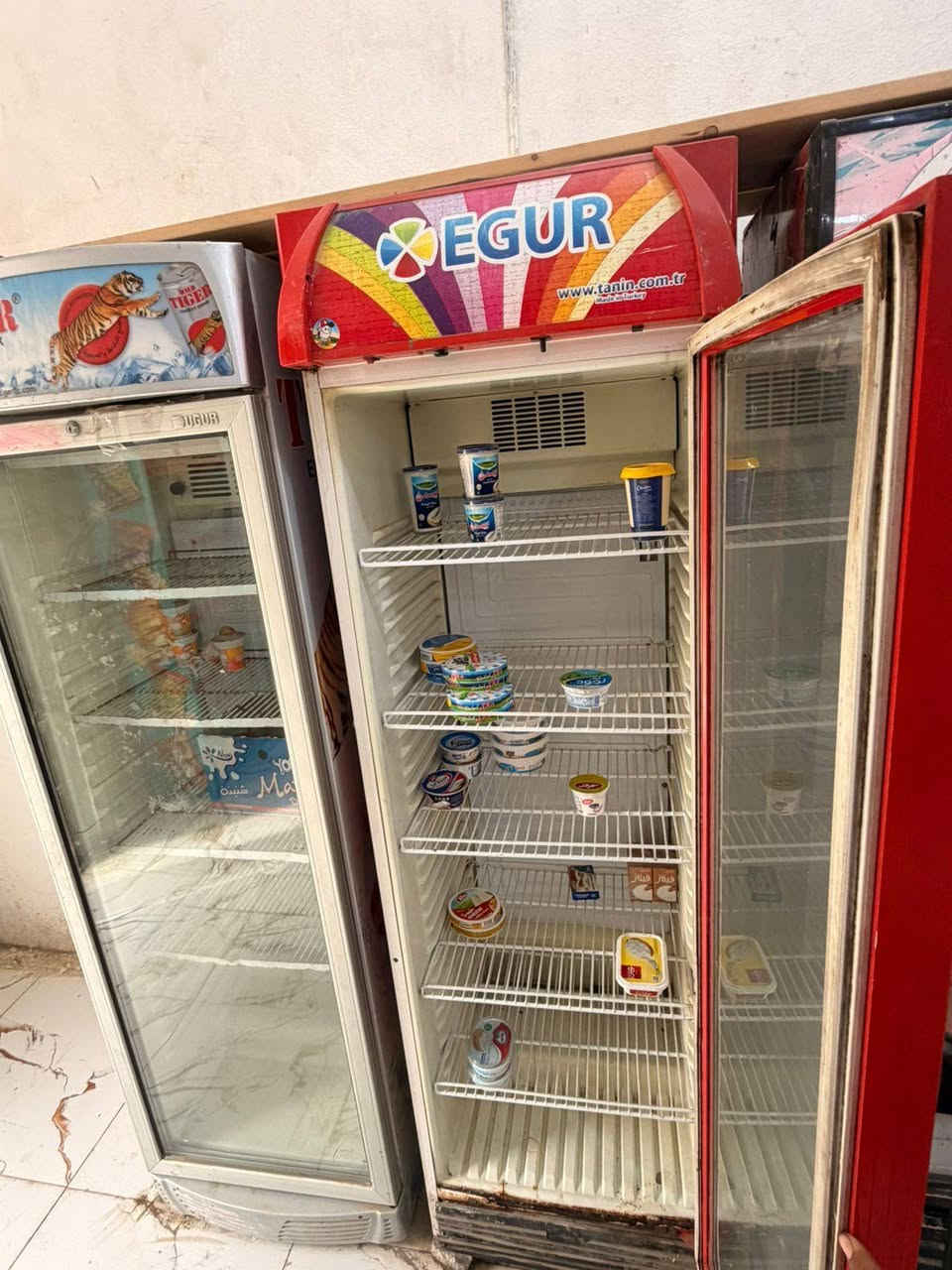 السلام عليكم غراض اسواق للبيع شلعة وحدة عارضات ايكور4مجمدات 2فاترينات 2ميوزة دخل 2رفوف حديد وخشب جام خانة كلهة جام وباب 3/3 ؛2سلات جبس 3
العنوان بغداد السياحي***********
