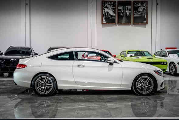 مرسيدس كوبيه C300 2017
ماشية 63,000 ميل‏  
كشنات جلد قرميدي , تدفئة للكشنات , بانوراما
 رادار أمامي , سماعات Burmester , لايتات Intelligent LED
 5 أنظمة قيادة , داخل LED , ويل AMG أصلي 
الدعاميات بلاديات بدون صبغ كفالة صيانة كاملة يم شركة BCM والفواتير موجودة السيارة نظيفة جدًا من الداخل والخارج
حادث بسيط: صبغ نص البنيد و 3 مكانات PDR خفيف كلش 

 مكان السيارة بغداد 
السيارة باسمي
 السعر 205 
***********
