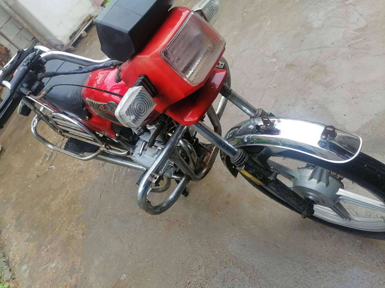 سلام عليكم دراجه فيوم للبيع موديل 2009 دراجه شغاله كهربائيات كلها شغاله تخم تاير جديد ويل خلفي جديد الشراي يجي خاص او  الاتصال ع الرقم *********** المكان  نعمانيه
