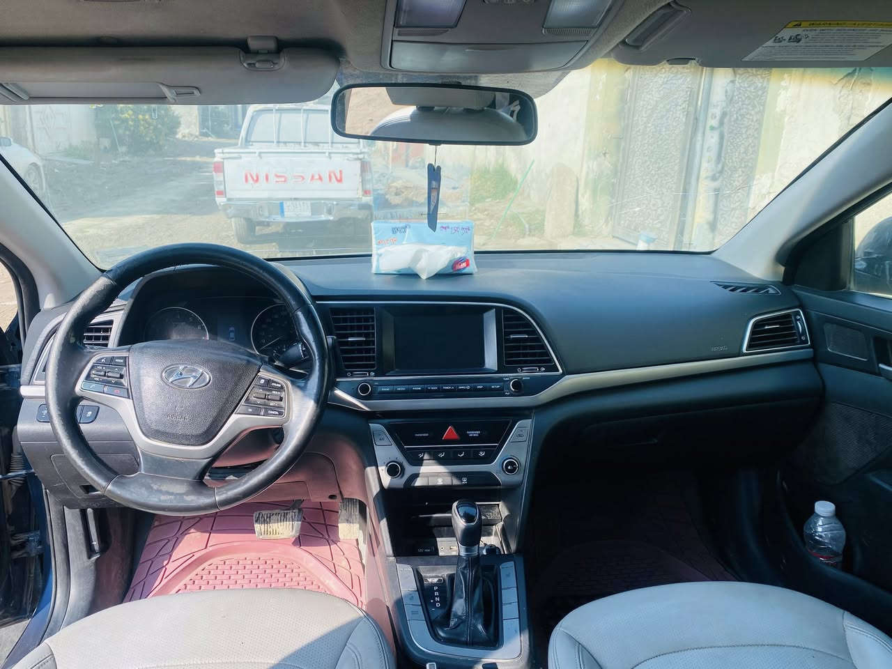 السلام عليكم ورمضان كريم النترا 2017 وارد كندي مكينه الفين كير مكينه حداديه خير من الله رقم بابل دولي هزه وسنويه جديده باسمي السياره حادثها جاملغ وبنيد وبالعراق جاملغ وباب وسونار موجود مكانها بابل سعرها 110 وبيها مجال بسيط حك الجيه ***********
