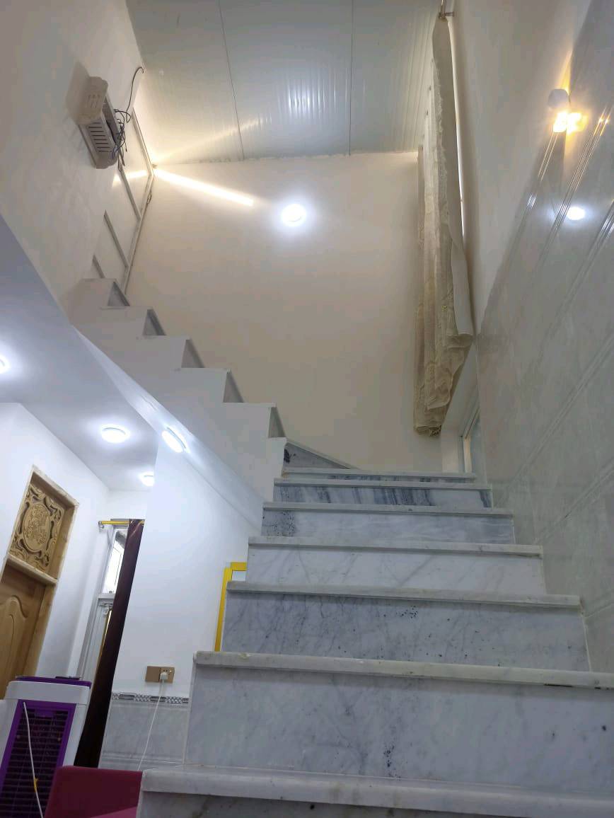 بيت للبيع

📍 الموقع: حلة / قرب سيطرة الآثار

▪️ المساحة: 300 متر

يتكون من:
• استقبال
• مطبخ
• هول
• غرفتين

السعر: 75 مليون فقط

للاستفسار:
***********
أبو ليث
شنو موقع البيت بالضبط؟ (المنطقة/الحي/قرب شنو) حتى يسهل على الزباين يوصلون.: 
الحلة - سيطرة الاثار 
شكد مساحة الأرض والبناء، وكم عدد الغرف والحمامات والصالات؟: 
المساحة 300
يتكون من مطبخ- استقبال- هول- غرفتين
البيت طابو/مستمسكات رسمية لو لا؟: 
زراعي سند25 
البيت جاهز للسكن لو يحتاج شغل أو أي تصليحات؟: 
جاهز للسكن
شنو سعر البيع النهائي وهل بيه قابلية للتفاوض؟: 
75 وبي مجال 