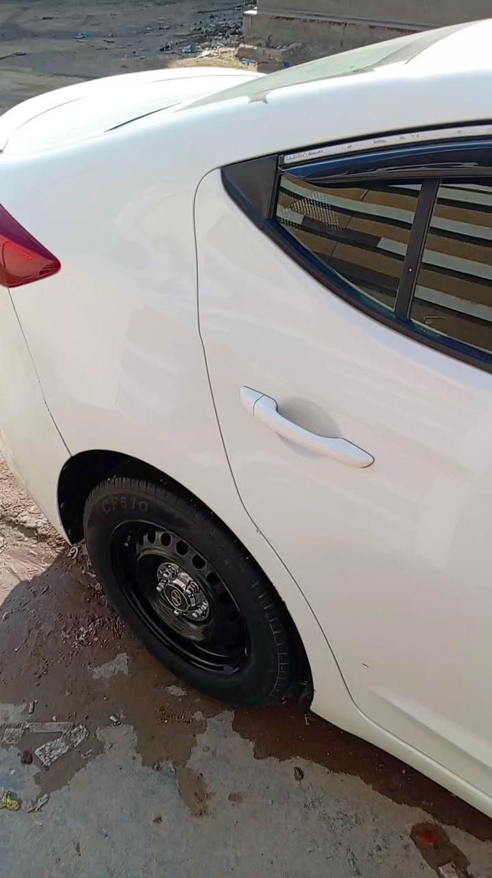 سلام عليكم النترا ٢٠١٧ وارد أمريكي حادثه الباب عكس السايق مكينه مبدله حاويه قبل ٧ شهر
رقم انبار
واي استفسار هذا الرقم
***********
***********
١١٨ وبيه مجال بسيط
