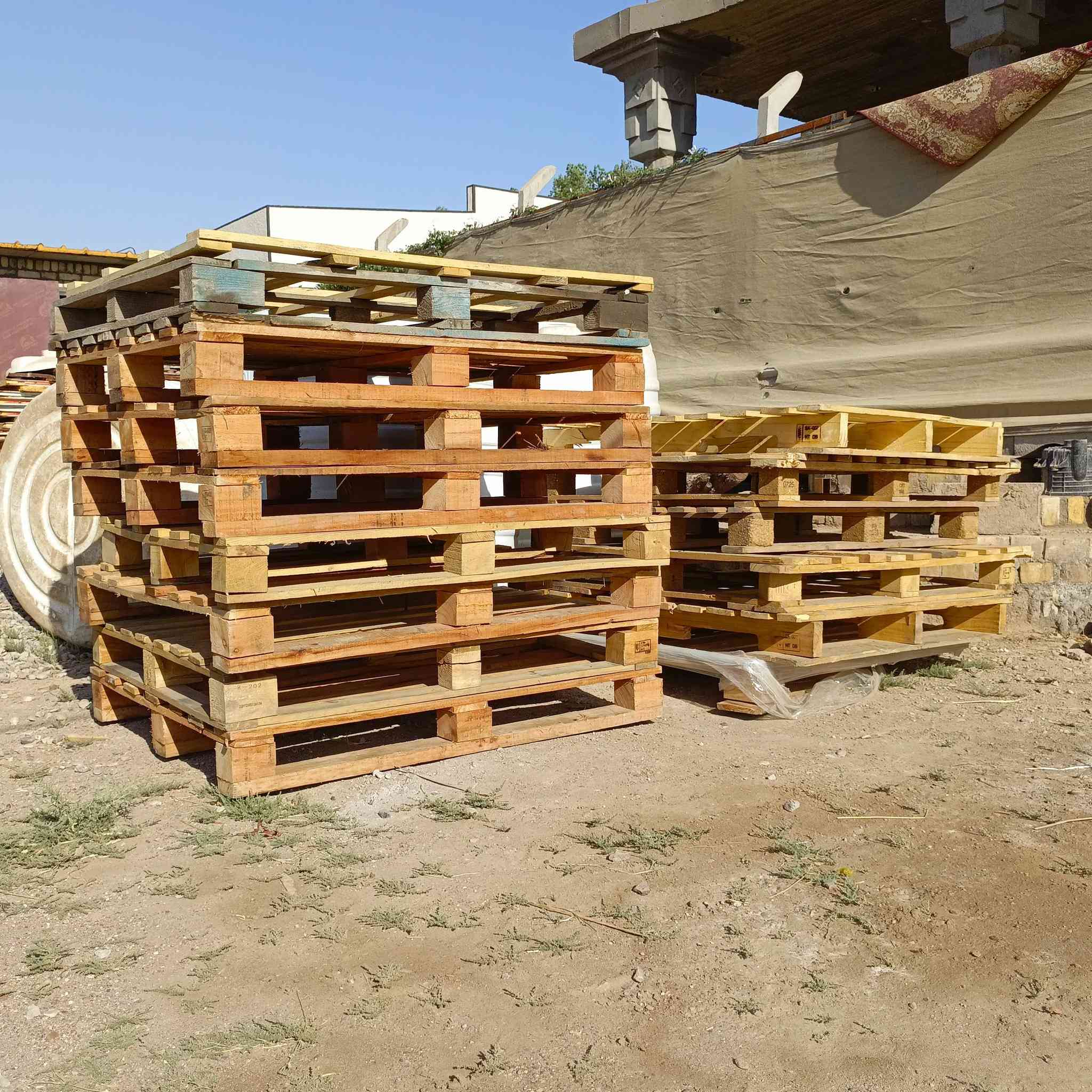 سلام عليكم
سكيب نضيف العدد 14قطعه 
سعر القطعه 5.500الف 
مكاني بغداد جسر ديالى الكرغوليه 
***********

