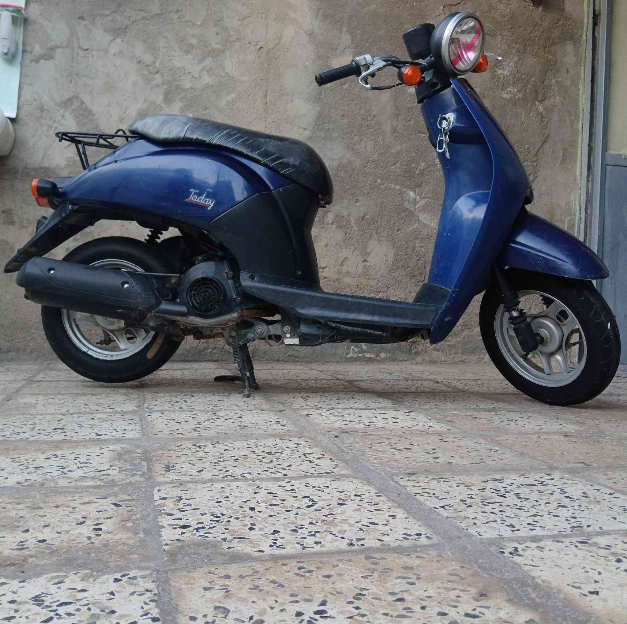 سلام عليكم دراجة فله ياباني للبيع دراجه كامله وحلوه السعر 450 الف وبيه مجال ***********مكاني كوت
