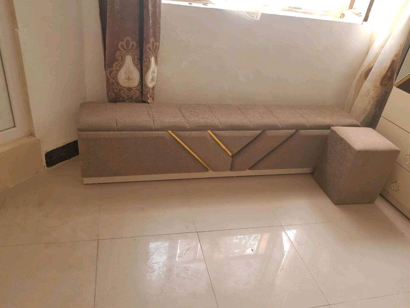 غرفه نوم تركي موديل هيلدا اسمره حديث استعمال 40 يوم ماخذه 2780. ما بيها اي ضرر 10 قطع 
ما هو سعر المجموعة؟: 
1750
هل تقدم خدمة التوصيل؟: 
لا
أين موقعك الحالي؟: 
كربلاء /حي التعاون
هل السعر قابل للتفاوض؟: 
نعم