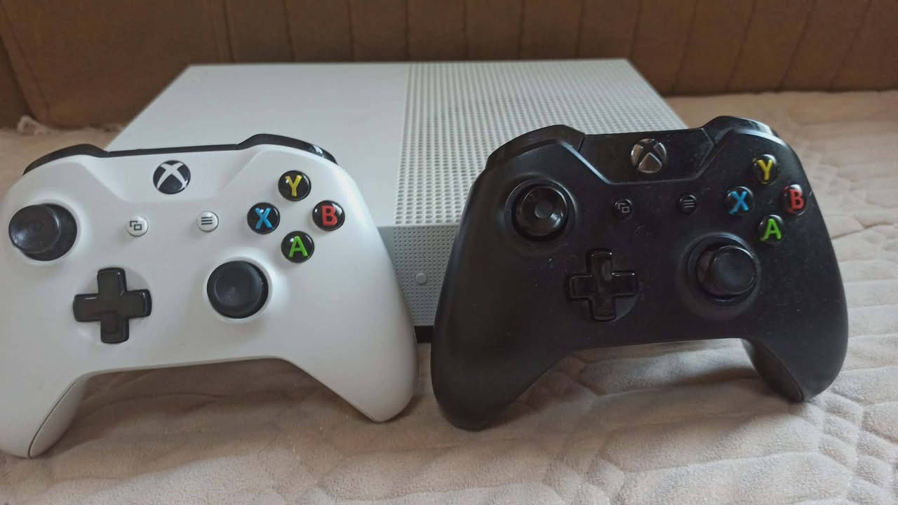 Xbox one s
للبيع مستخدم قليل و نظيف جدا كما واضح بالصورة 

يجي مع يدتين البيضة اصلية من اكس بوكس ون اكس 

و السودة من اكس بوكس ون اس 

مساحته.     1t 

 

سعره مع كل ملحقاته 220 وبيه مجال

للتواصل على الماسنجر 

او التلكرام 
@zaid_james

او الانستجرام 

gv5_q


**إذا كنت صاحب هذا الإعلان وتريد حذفه لأي سبب، رجاءا أرسل رسالة إلى الدعم الفني**