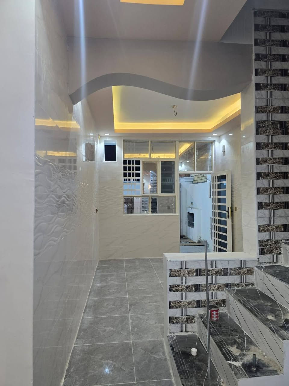 دار للبيع 🏡
شغل نضام تركي كلش مرتب👌🏻

150 متر  #سند_25

بسعر 60 مليون #قابل_للتفاوض

غرفتين/صاله/مطبخ/صحيات 2/استقبال

كراج كبير/مكشوفه 

ماء/كهرباء/سوق/مدارس/تبليط #عرض_15

ملاحضه االخدمات متوفره كامله عرض الشارع 20 متر 

الموقع 🏡 نجف/شارع الصب عمود 314

للتواصل

***********
