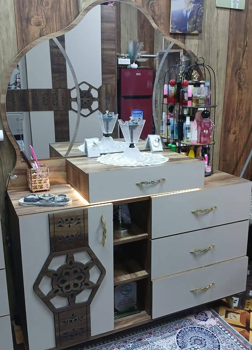 غرفة نوب نضيفه 9 قطع للبيع العنوان بصره جبيله ***********
