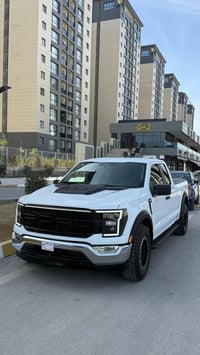 f150 موديل 2023 قماره وربع لون ابيض رقم بغداد جديدسياره جاهزه سعره 220...