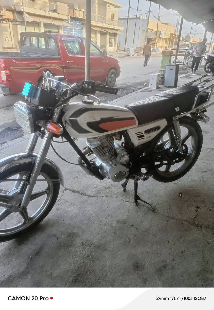 السلام عليكم ماطور للبيع  كبوس ابو الكله موديل 2017 نضيف اي نقص مابي شغل ومشي سعرر 350 وبي مجال 
للتواصل 
مراسلت الحساب 
او الاتصال ع رقم الهاتف /***********
