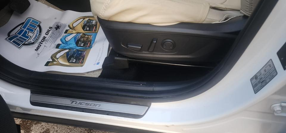 السلام عليكم هونداي توسان ٢٠٢٤ رقم بغداد الانكليزي بصمه وحساس أمامي وخلفي وكشنين كهرباء ودشبول ايباد وبردات ابواب خلفيه ماشيه ٩ الاف كيلو مكفوله سعرها ٢١٨$ مكانها بغداد السيديه  للاتصال ***********
