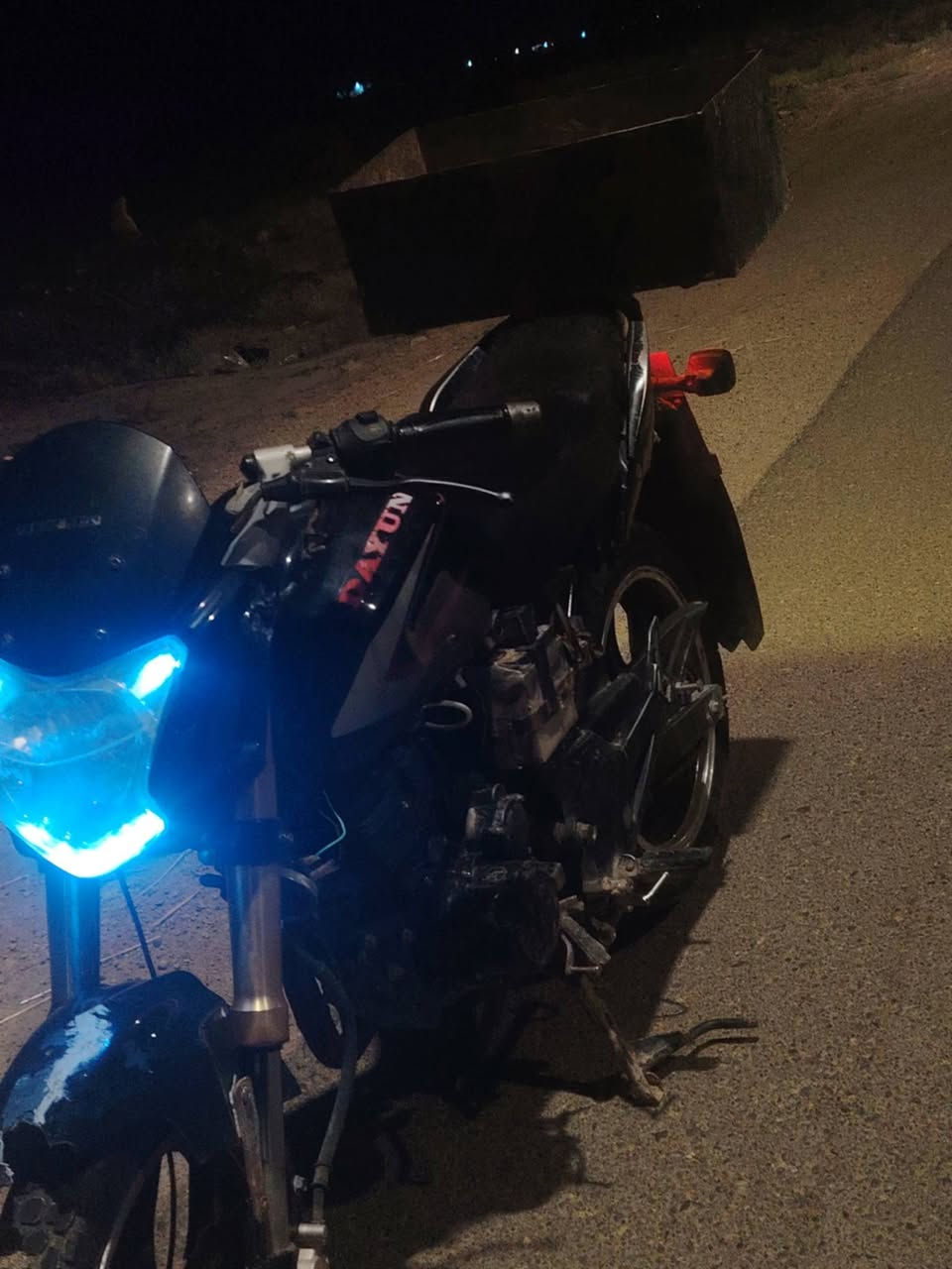 السلام عليكم يوجد ماطور دايوان بطح موديل ١٧ كامل مواصفات مكفول من السرقه بدون تسجيل سعره 450 وبيها مجال مكانه الرمادي ناحية الوفاء للاتصال ***********
