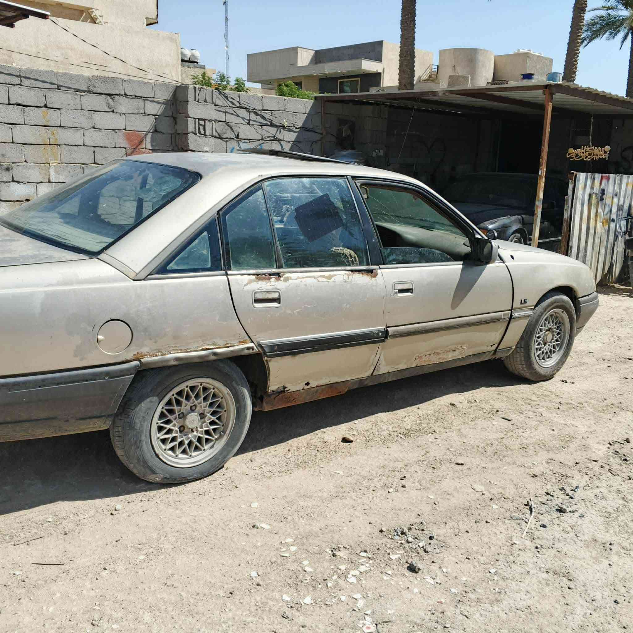 السلام عليكم
اوبل فيكترا موديل 88 مكينه 200 كير ومكينه خير من الله وغرفه نضيفه بس عوزه صبغ السياره كير عادي السعر 18وبيها مجال قليل
 ‏‪***********‬‏
