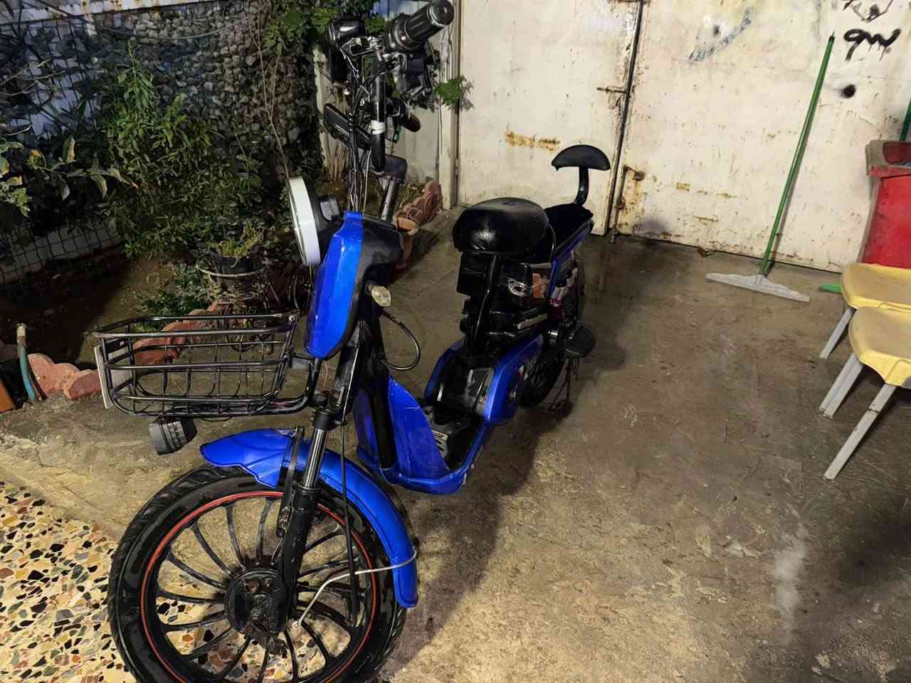 دراجه شحن سعر 300الف ***********
