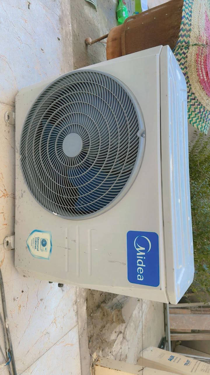 السلام عليكم غراض بيت للبيع مكيف كرافت نظيف كلش على الفحص وضمان سعر 300 
سبلت 2 طن فقط ترس غاز سعره 200 
طباخ نظيف وشغال على الفحص سعره 100 
وصوبات ثنين غازيه وزيتيه الوحده ع 50 الف 
المكان النجف


**إذا كنت صاحب هذا الإعلان وتريد حذفه لأي سبب، رجاءا أرسل رسالة إلى الدعم الفني**