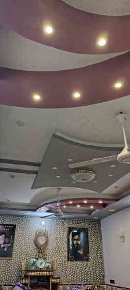 السلام عليكم 
بيت في نادر الثانيه بناء حديث 2020 
المساحة 375 م
النزال 30
الواجهة 12 
طابقين شقتين منفصلات 
للاستفسار الاتصال بالرقم *********** واتساب
