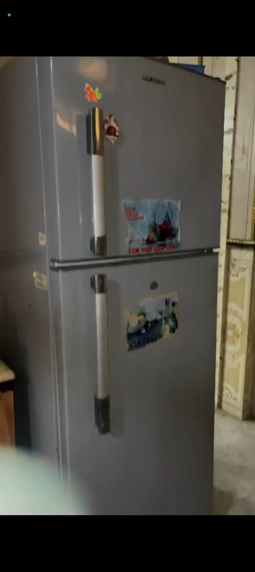 ب اسعار مناسبة جدا سخان صغير بسعر60 حجم 80 وغسالة ب200 ثلاجة بسعر 100  مستعملات استعمال بسيط للتواصل على الواتس ***********
