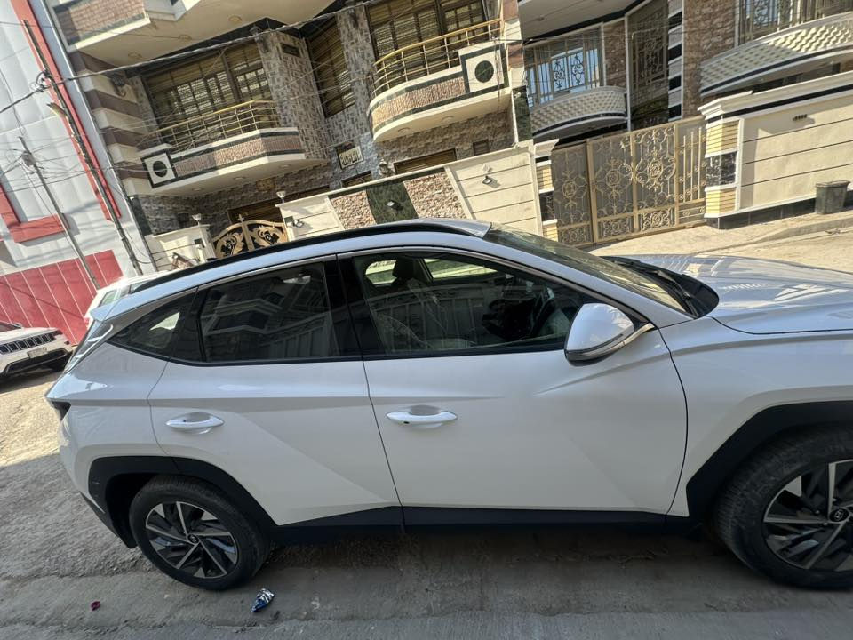 توسان 2024 خليجي للبيع 
نص فول بصمة تشغيل وابواب وباقي المواصفات المعروفة 
ماشية 47 الف كيلو بيها فقط بارد بالصندوك على كد 4 اصابع ورصعتين وسونار موجود بالمنشور رايدها 220 وبيها مجال 
مكان السيارة بغداد المشتل
للاستفسار / ***********
