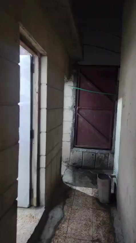 بيت للبيع في ام نعاج طابو زراعي مساحه ٢٣٠ يحتوي على طابقين الطابق الاول بي غرفتين وهول ودوانيه وحمام داخلي ومطبخ وكراج وصحيات خارجيه الطابق الثاني بي اتلث غرف و هول وصحيات للستفسار هاذ رقمي ***********
