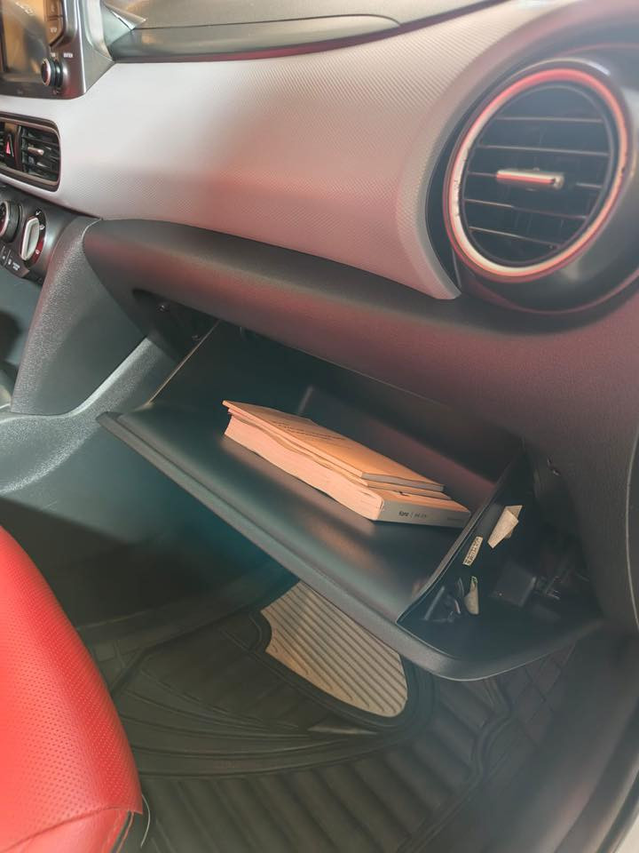 كونا 2019 
وارد أمريكي حادثها جاملغ ايمن بدون صبغ بدون تبديل تكحيل فقط إرباك ستيرن سيارة نضيفه جدا رادار تحديد مسار توقف ذاتي ماشية 47 الف ميل سنوية جديدة رقم إنكليزي صور الحادث موجودة بالمنشور  السعر 152 مكان السيارة حي القاهرة ***********
