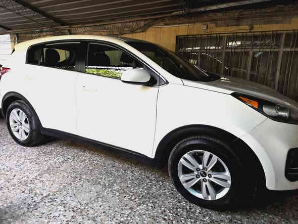 📍 الضرر: جاملغ أمامي + حافة بنيد
🔧 المواصفات:

 • محرك 2400
 • كير أوتوماتيك / عادي
 • سويج تشغيل
 • 5 ويل كب
 • تبريد قطعتين
 • مانع انزلاق ABS
 • بلوتوث + AUX
 • تحكم كامل بالسكان
 • كروز كنترول
 • شاشة لمس + كاميرا دوارة
 • 3 وضعيات قيادة (عادي / سبورت / ECO)
 • داخلية مخمل أسود
 • العداد: ١٠٥ ألف ميل فقط

💵 

📲 للاستفسار أكثر تواصل خاص أو على الرقم:
📞 ( *********** )

❤️ السيارة جاهزة ومواصفاتها تعبانة ❤️
#كيا_سبورتج #سيارات_للبيع #وارد_أمريكي #كيا2019 #البيع_بسعر_مناسب
