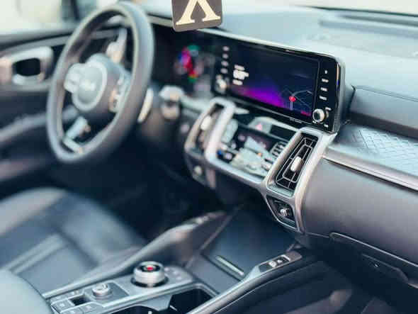 السلام عليكم عندي سورنتو موديل 23وارد امريكي السياره اخت الزيرو جديده جدا وفول الفول وارد امريكي حادثه جدا بسيط وموضح بصور مواصفات السياره بنراما بصمه شاشه كاميرا حساسات كشنات جلد كشنات تدفئ كشنات كهرباء تبريد 3قطع كشنات منفصله سياحي محرك 2000تيربو هايبرد رقم بغداد بأسمي رادارات 360درجه كير ماوس وضعيات قياده سايد بريك بصمه داخل صاج ملكي السياره اعلى مواصفات تعال وشوف بعينك مكاني الكاظميه السعر 22500ورقه السونار مرفق ويه الصور ‭0790 243 2102‬
