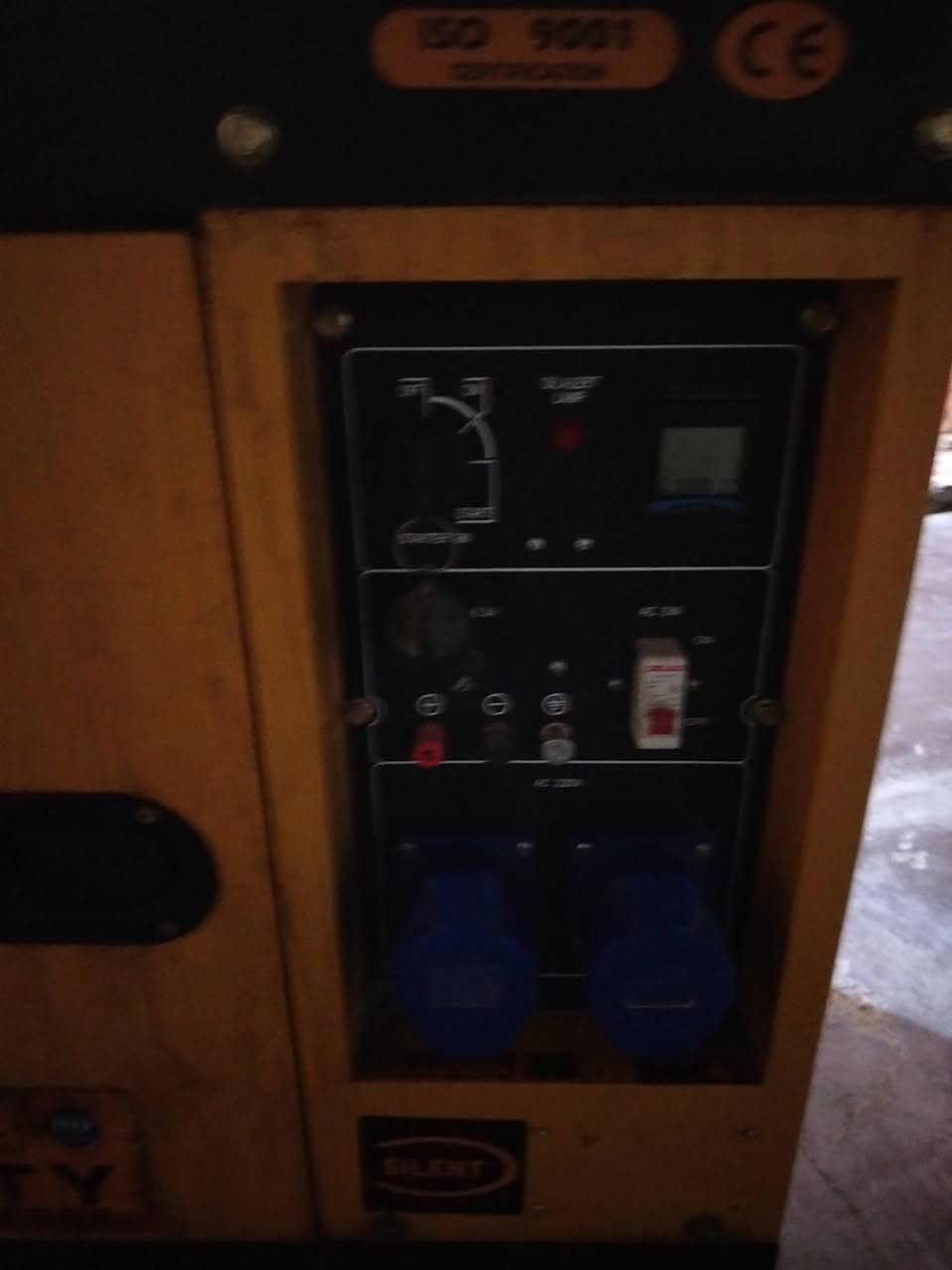 مولد٨كيفي للبيع جديدمستعمل قليل جدا الاتصال على الرقم ***********
