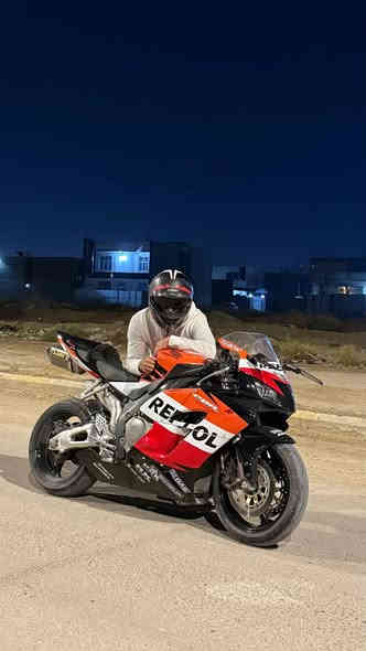 السلام عليكم
دراجة cbr 1000rr للبيع الدراجة شوفه عينك نضيفه وتخبل نصبه وشكلها مرتب والدراجه على شرط 1.2.3 بطناش تاكل الگاع اكل معدل فول شلعه فول خير من الله الدراجة بيها ملاحضات بسيطه اني مافارغلها جان سويتها والله وذني الملاحضات اخصمهن من سعر الدراجة تجي تفحص وتشوف وتقتنع ياله ممشاهه 81الف  وانشاء الله مارجع واحد ماراضي سعر الدراجه 27 وبيها مجال مكاني بغداد محموديه 
رقمي :***********
