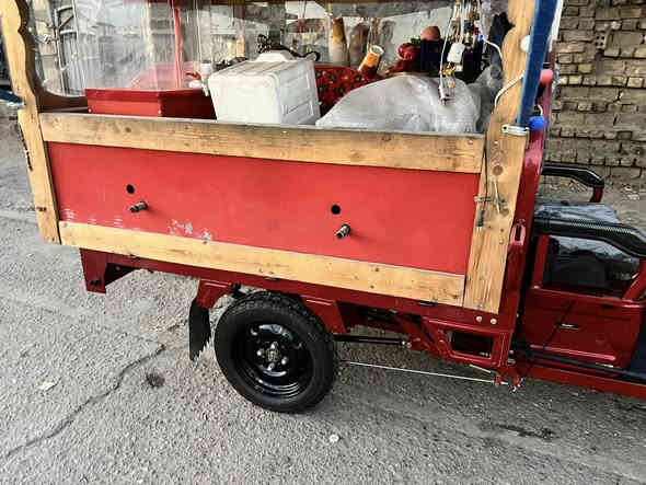 سلام عليكم شباب  عندي هاي ستوته  للبيع ستوته جديده كلش مسويها مطعم كامل او تحب محل شرابت يعني شلون متريدها اصير كامله مكمله كل غراضها جاهزه  وكامله  مولده وياها  كلشي بيها شغاله ستوته سويتها ومشتغلت بيها ابد امانت الله ورسوله جديده بمعنه كلمه  مواصفاتها عالميه 

الموديل 2025
البطاريات 6 دبل مسطره 
رجوع الخلف 
دبل إشاره 
السرع 1.2.3
شاشه تاب تعرض الك كل عطل 
شاحنه اصليه 
دراجه كلها  نشرات وبلكاتً سويجات
ستوته ع فحص كلها بكملها 
وياها مولده معا كيبل.  تشغيل نشرات وتكدر تشحن بيها ستوته بنفس الوقت 
تكدر تبيع بيها أكلات شعبيه 
وتكدر سويها مال لبلبي وغيرها 
وتكدر سويها مال عصاير وهاي سوالف 
الله شاهد كومه صارف الها ومعتني بيها 
 بعد بيها شغلات كومه 

اي استفسار اتصال 

***********

عنواني بغداد الاعظميه
