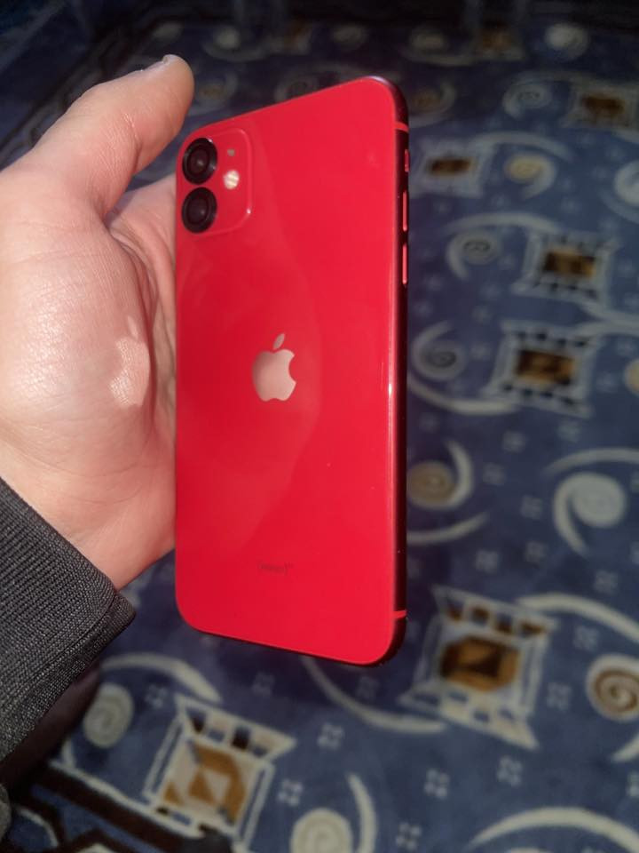 لبيع  أيفون 11عادي نظيف بس مرفوع بطارية السعر على الخاص ***********  واتساب
