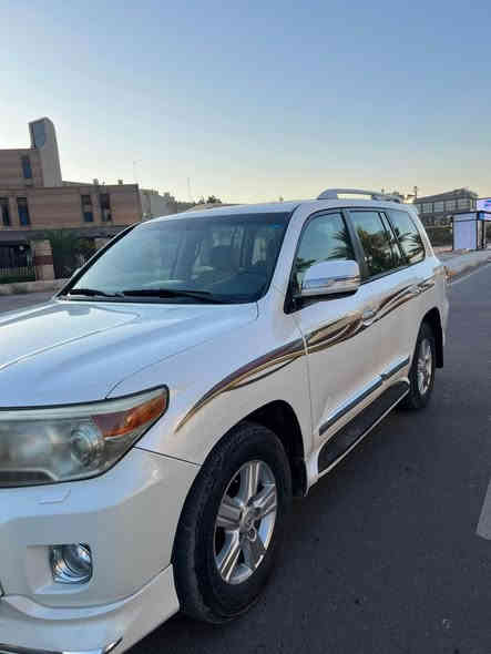 لاندكروز ٢٠١٣ رقم بغداد مكفولة كفاله عامة فول مواصفات مكينة ٦ سلندر ٤٠٠٠ مكينة وكير بلادي ما مفتوحات ماشية ٢٤٠ الف ( فقط الدعامية الأمامية مصبوغة ) 
مكان السيارة بغداد زيونة 
*********** Colombo
