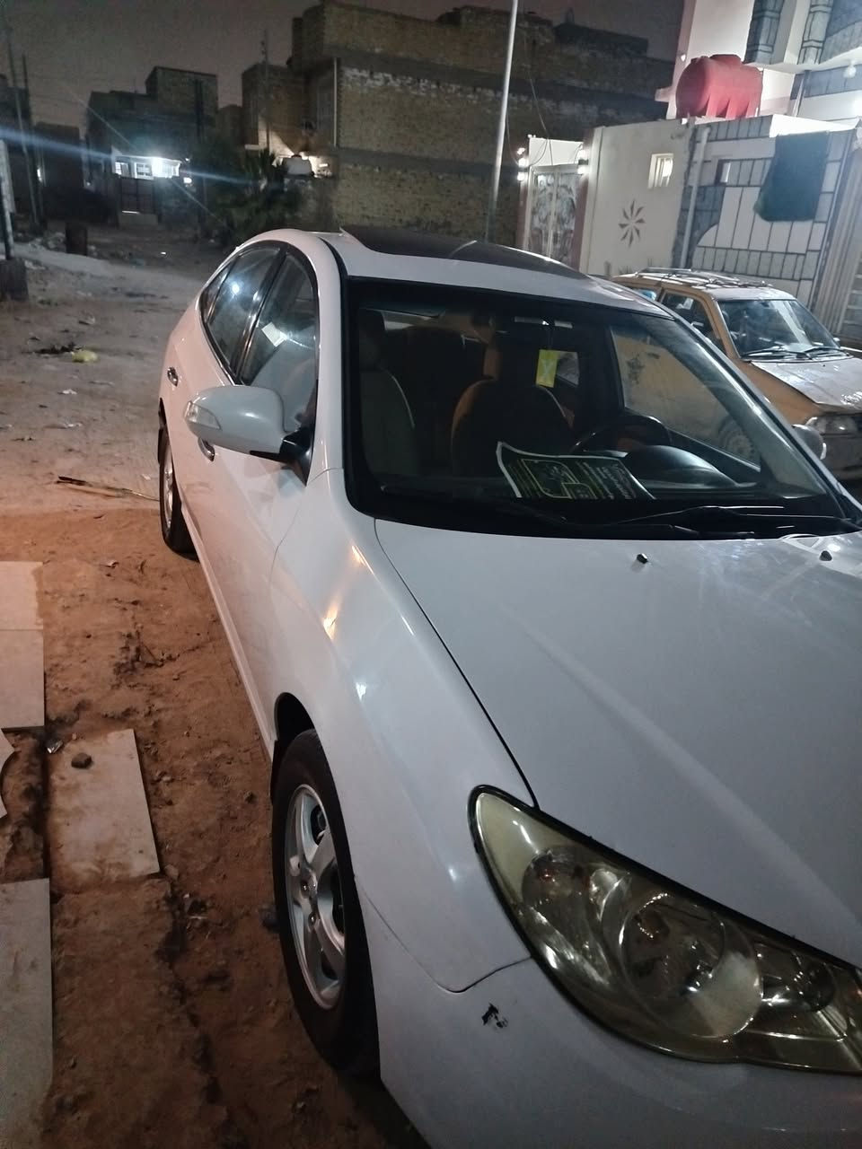 السلام عليكم النترا 2011جديده بيه باب فقط سونار مرفق ويه منشور سعر 113وبيه مجال ***********
