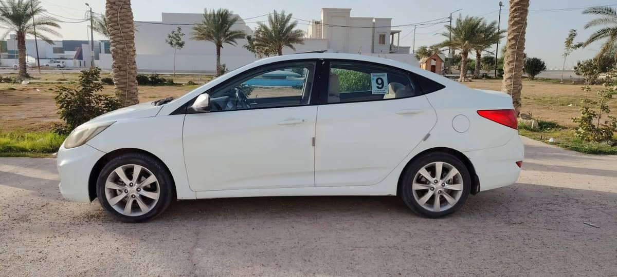 السلام عليكم. للبيع اكسنت 2014 تبديل باب السايق و بيه بارد الجاملغ الايسر الامامي وقبق الجنطة محرك 1600 السعر 83 مكان السارة في النجف للتواصل ***********.
