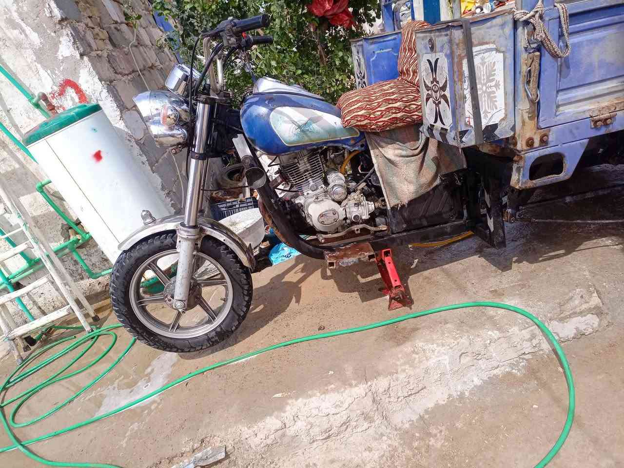 لليع. 2013.  ***********
