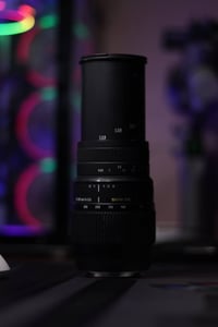 سيغما ٧٠-٣٠٠مم • بدون تثبيت • ذي قار