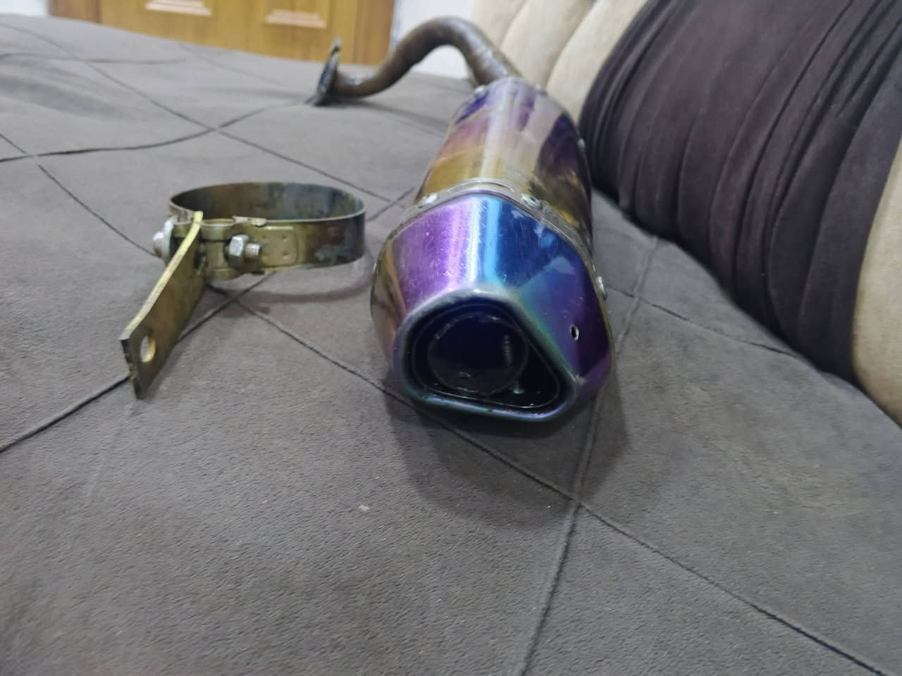 صالنصه للبيع محور بطه بزون بيجي جميع ماطورات 60 سبع الوان بيها كاتم السعر خاص ***********
