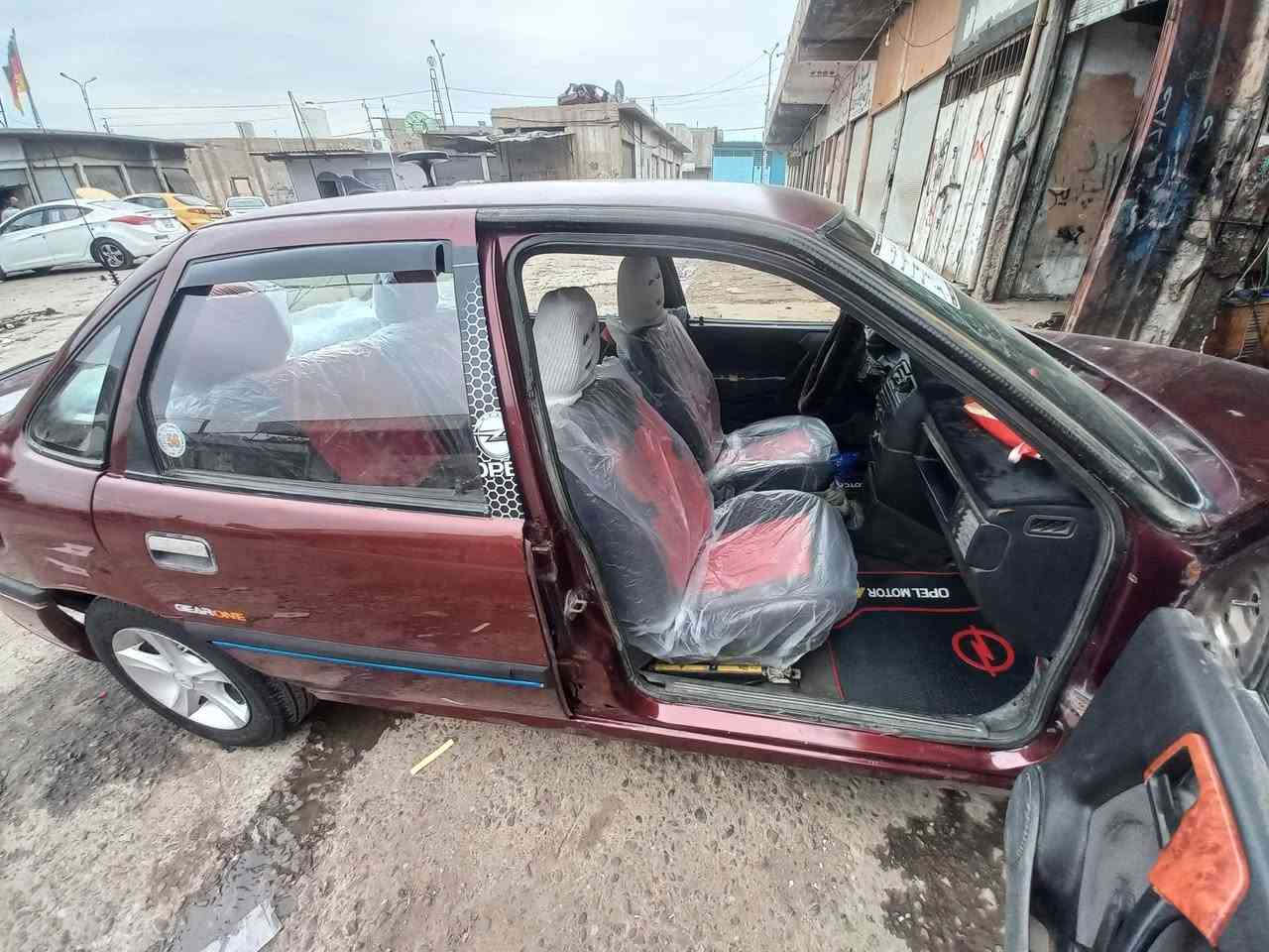 #السلام عليكم اوبل فكترا
حجم 16 موديل 91 
رقم ألماني نينوئ 
كير ومحرك نضاف لا صرف ولا نفخ شرط 
تايات نضاف 
ويلكب مصطره
طخم أمامي وخلفي كلو جديد داخل السياره بلايلون جديد بلادي 
كابون بانزين 
كهربائية كلها شغاله 
سماعات افانتي مشدودلها 
سياره جديده 
صبغ دواير ودوسات 
سياره كلش،نضيفه 
شرط التحويل 
مكان السياره موصل ايمن 
# السعر والاستفسار 
***********
***********
