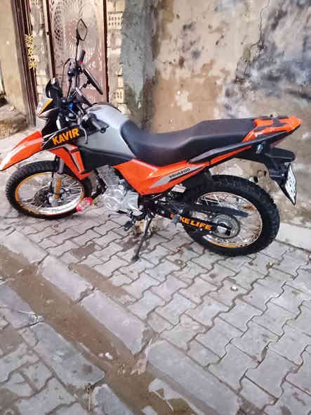 السلام عليكم دراجهة قفاز KAVIR  مكينه 200cc 6 نمر موديل2025 رقم انكليزي صلاح الدين رقم وسنوية  رايدهة ب1900 عنواني بغداد مدينة الصدر قطاع٧٩ الشراي يتصل علا رقمي مامتواجد فيس ***********🖤
